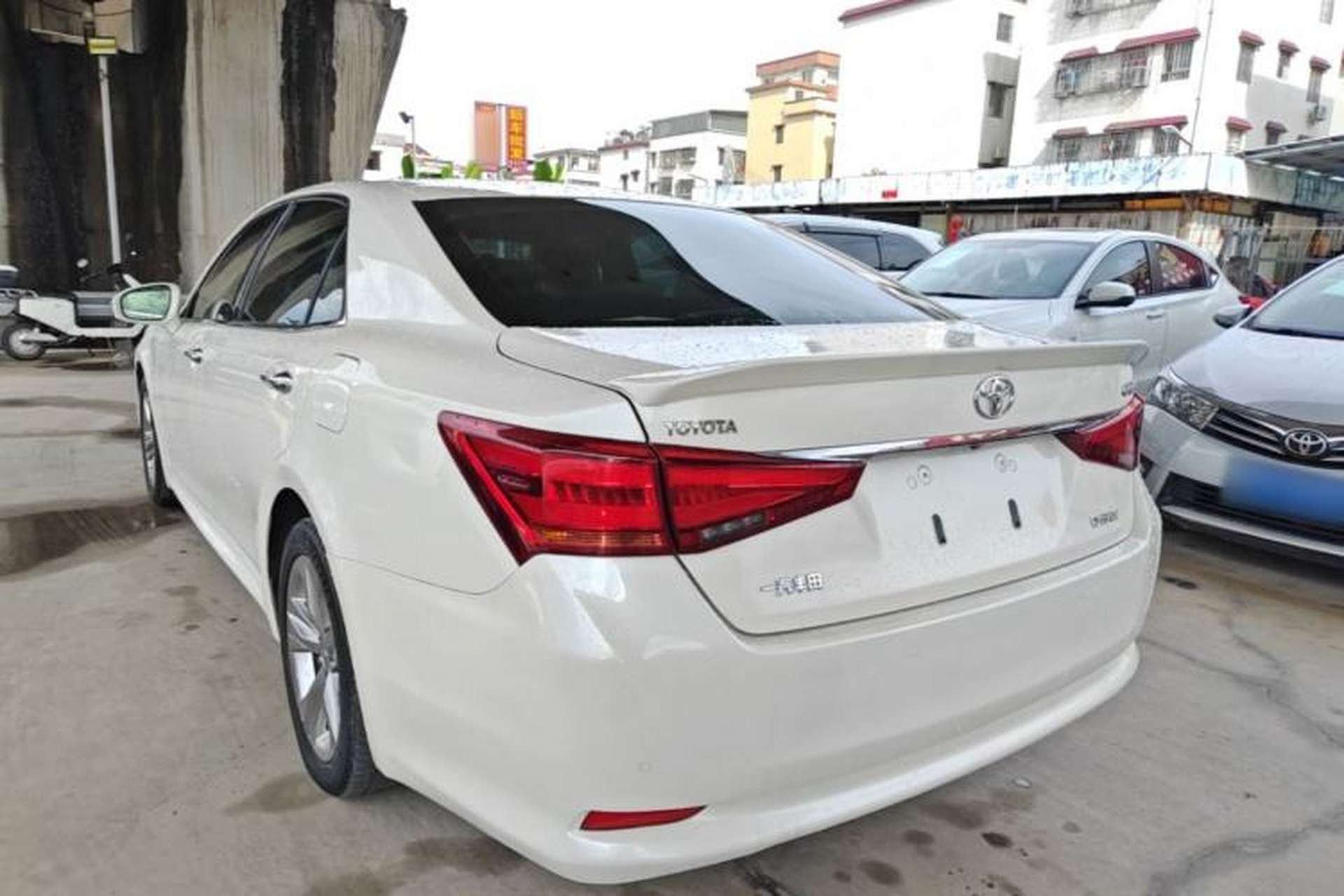 Used Toyota Crown 2015 2.0T Fashion Edition Exterior 2