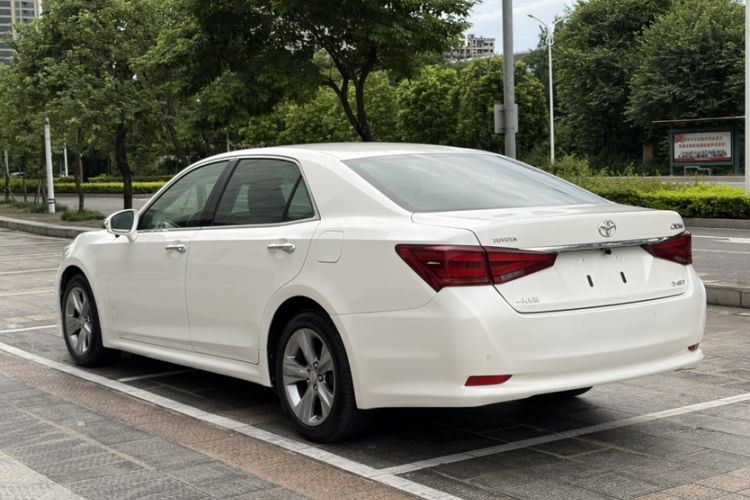 Used Toyota Crown 2015 2.0T Fashion Edition Exterior 3