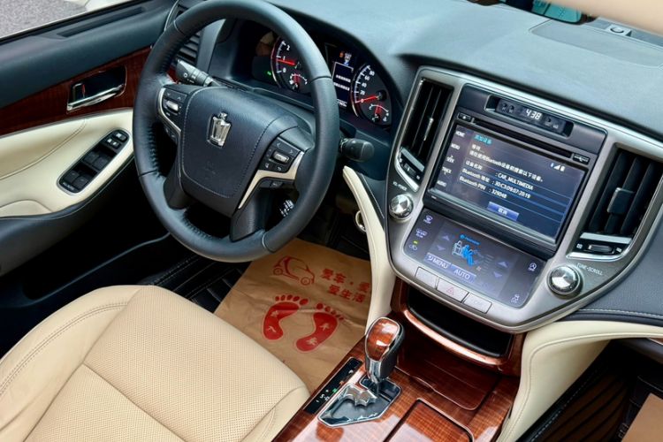 Used Toyota Crown 2015 2.0T Fashion Edition Exterior 3