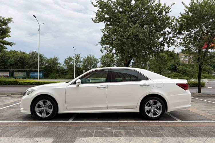 Used Toyota Crown 2015 2.0T Fashion Edition Exterior 4