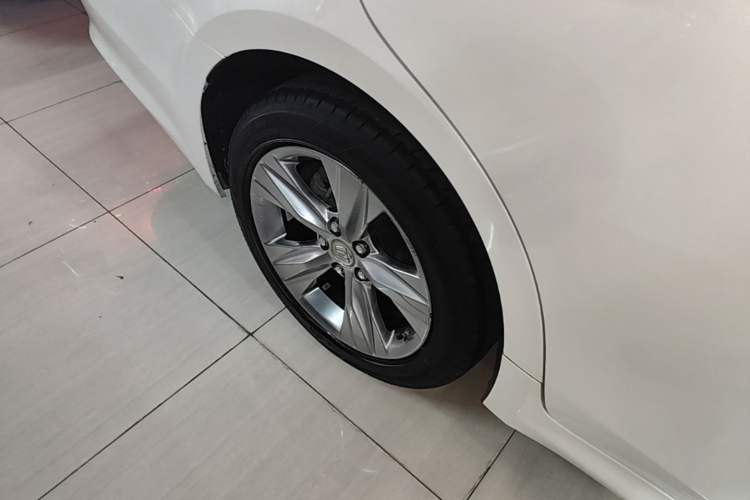 Used Toyota Crown 2015 2.0T Fashion Edition Exterior 5