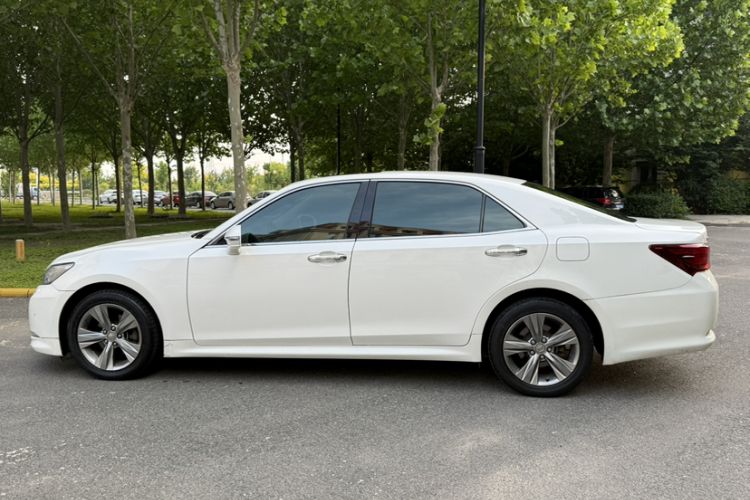 Used Toyota Crown 2015 2.0T Fashion Edition Exterior 5