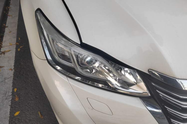 Used Toyota Crown 2015 2.0T Fashion Edition Exterior 6
