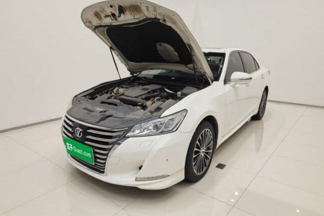 Ojetý Toyota Crown 2015 2.0T Fashion Edition