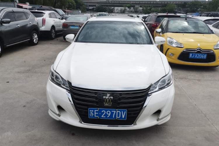 Used Toyota Crown 2015 2.0T Fashion Edition Front