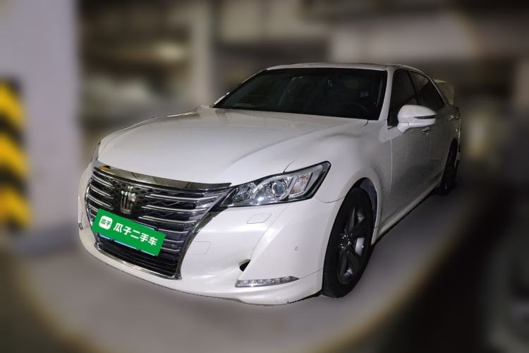 Used Toyota Crown 2015 2.0T Fashion Edition Front Left 45 Deg