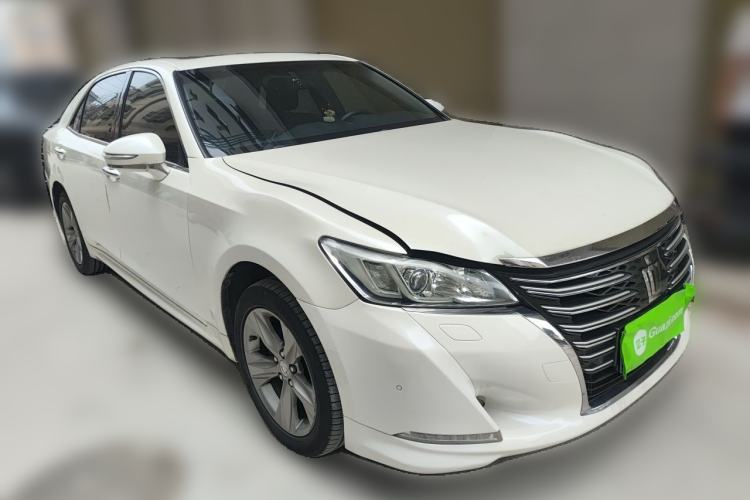 Used Toyota Crown 2015 2.5L Smart Edition Front Right 45 Deg