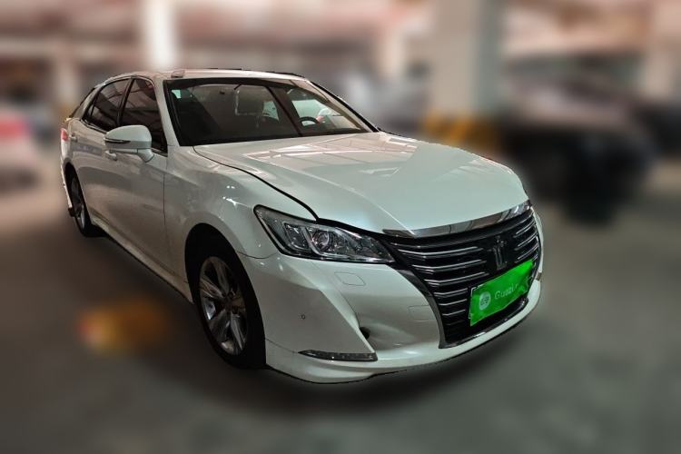 Used Toyota Crown 2015 2.5L Smart Edition Front Right 45 Deg