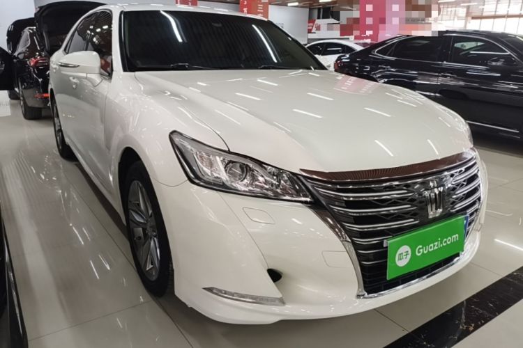 Used Toyota Crown 2015 2.0T Pioneer Edition Front Right 45 Deg