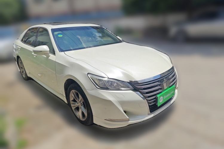 Used Toyota Crown 2015 2.5L Smart Edition Front Right 45 Deg