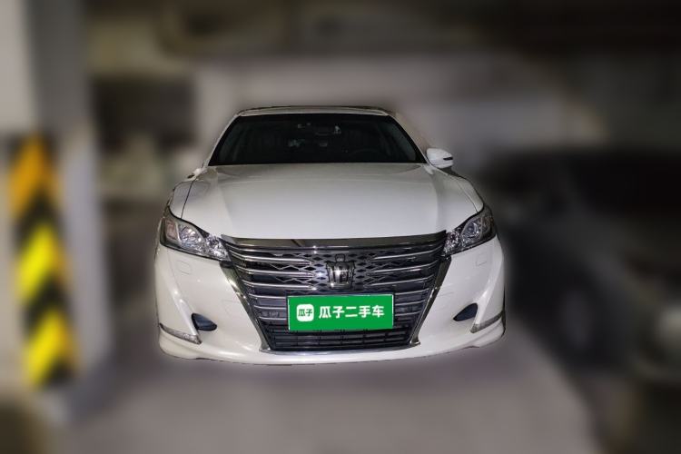 Used Toyota Crown 2015 2.0T Fashion Edition Front
