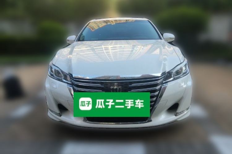 Used Toyota Crown 2015 2.0T Fashion Edition Front