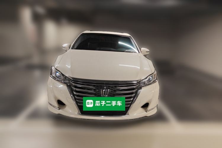 Used Toyota Crown 2015 2.0T Fashion Edition Front