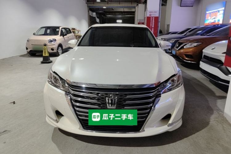 Used Toyota Crown 2015 2.0T Fashion Edition Front