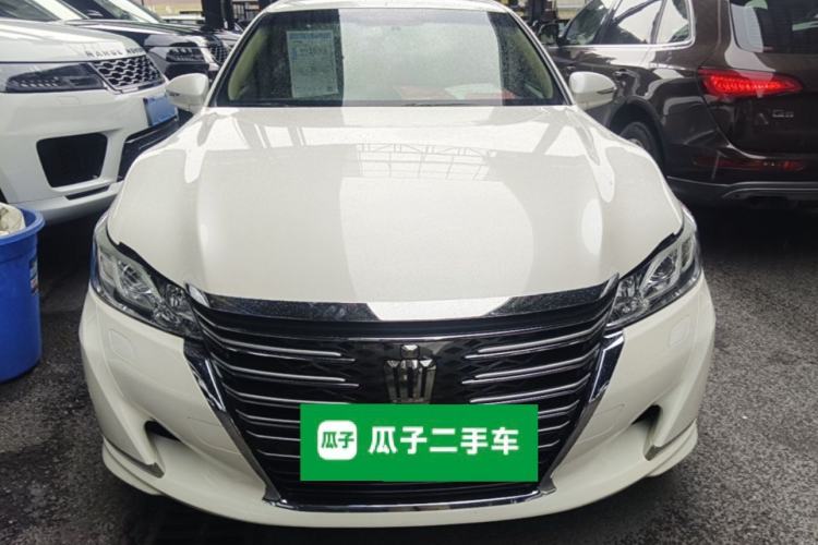 Used Toyota Crown 2015 2.0T Fashion Edition Front