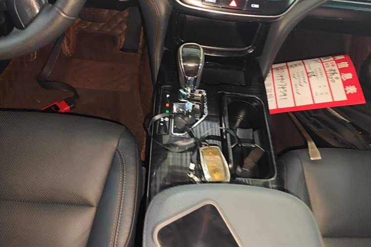 Used Toyota Crown 2015 2.0T Fashion Edition Gear Lever