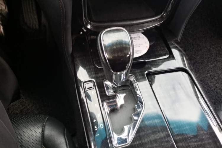 Used Toyota Crown 2015 2.0T Fashion Edition Gear Lever