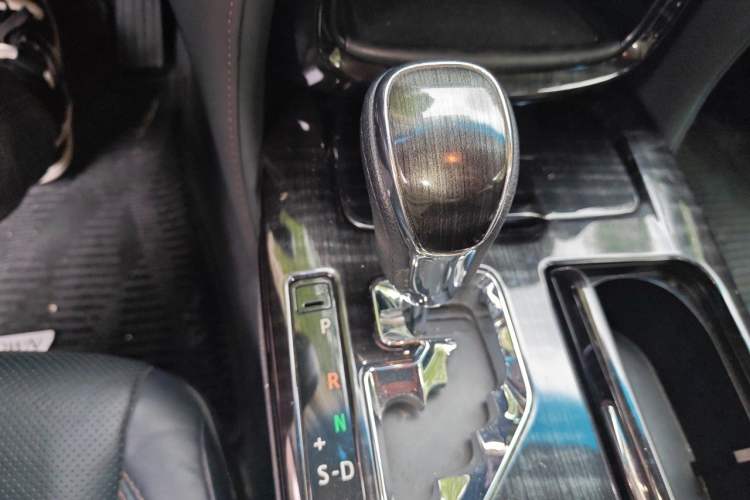 Used Toyota Crown 2015 2.0T Fashion Edition Gear Lever