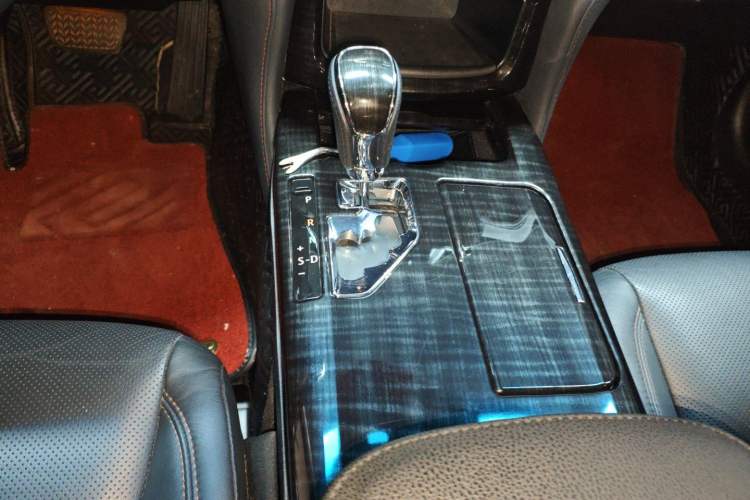 Used Toyota Crown 2015 2.0T Fashion Edition Gear Lever