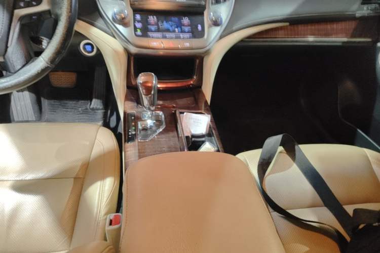 Used Toyota Crown 2015 2.5L Smart Edition Gear Lever