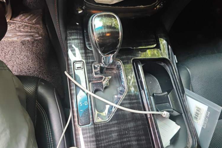 Used Toyota Crown 2015 2.0T Fashion Edition Gear Lever