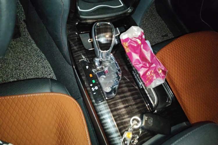 Used Toyota Crown 2015 2.0T Fashion Edition Gear Lever
