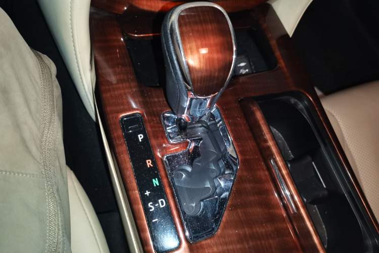 Used Toyota Crown 2015 2.0T Fashion Edition Gear Lever
