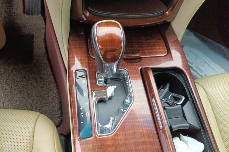 Used Toyota Crown 2015 2.0T Fashion Edition Gear Lever