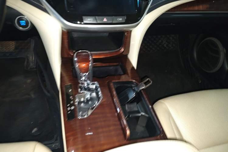 Used Toyota Crown 2015 2.5L Smart Edition Gear Lever