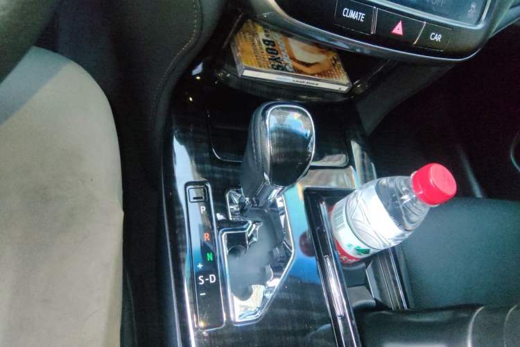 Used Toyota Crown 2015 2.0T Fashion Edition Gear Lever