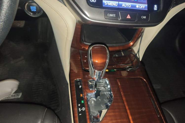 Used Toyota Crown 2015 2.0T Pioneer Edition Gear Lever