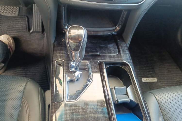 Used Toyota Crown 2015 2.5L Smart Edition Gear Lever