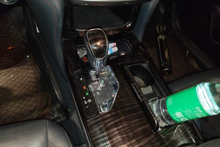 Used Toyota Crown 2015 2.0T Fashion Edition Gear Lever