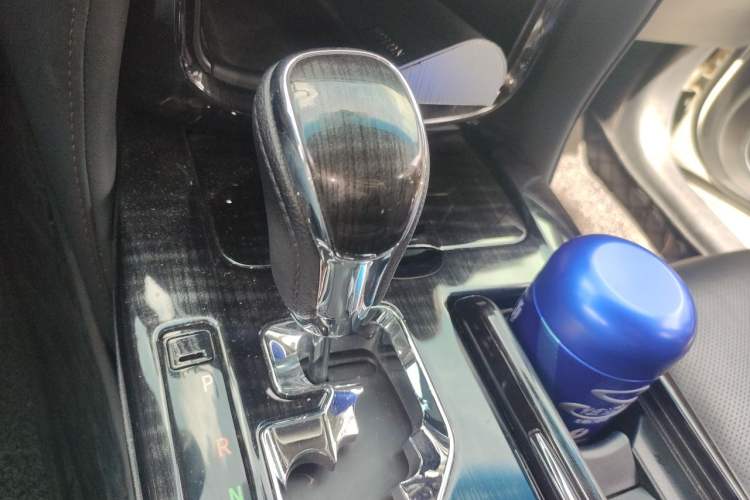 Used Toyota Crown 2015 2.0T Fashion Edition Gear Lever