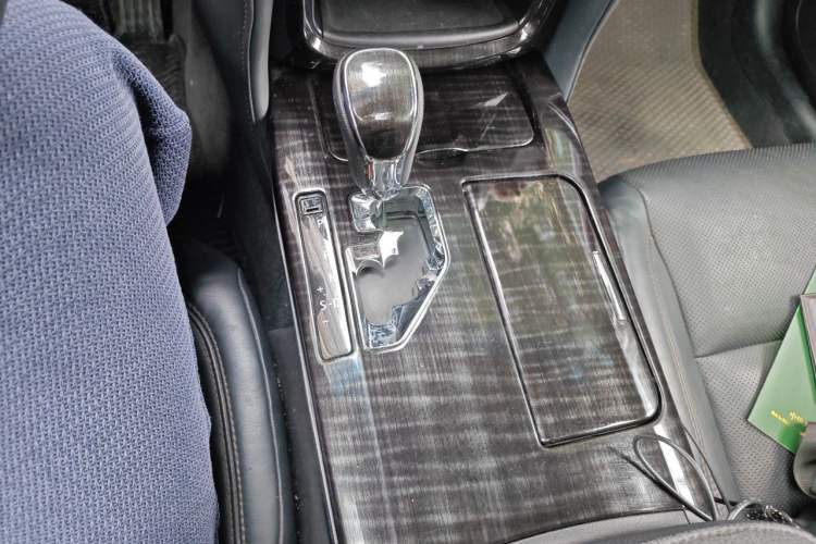 Used Toyota Crown 2015 2.0T Fashion Edition Gear Lever