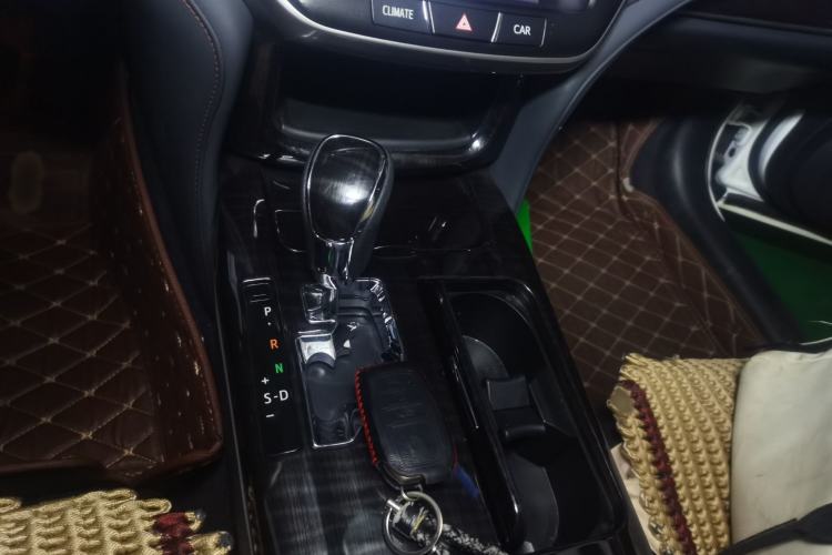 Used Toyota Crown 2015 2.0T Fashion Edition Gear Lever