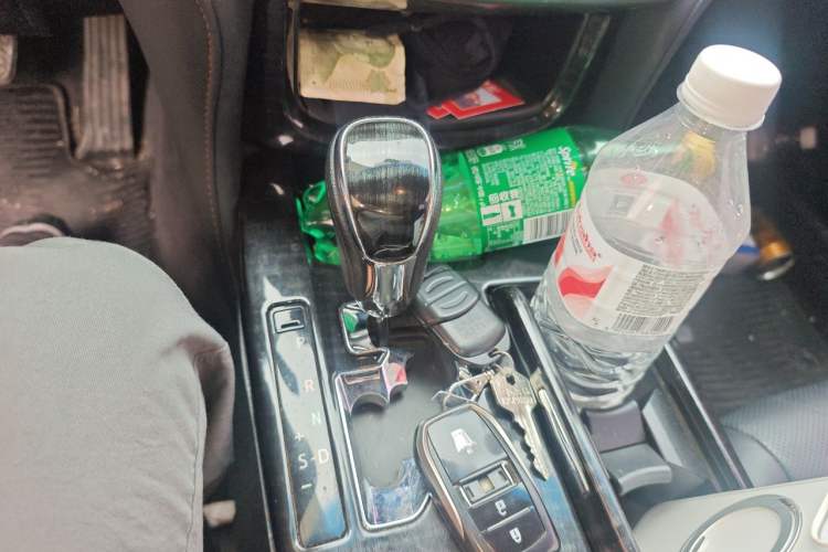 Used Toyota Crown 2015 2.0T Fashion Edition Gear Lever