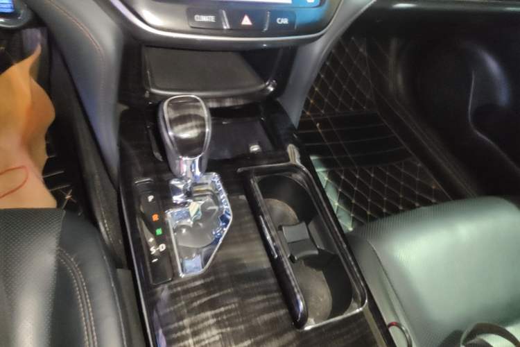 Used Toyota Crown 2015 2.0T Fashion Edition Gear Lever