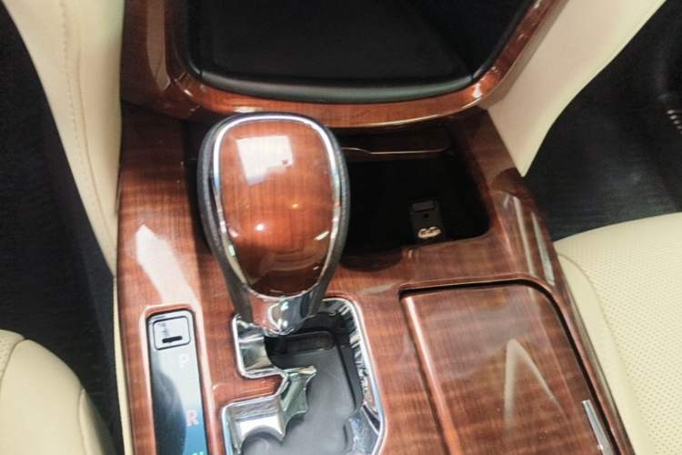 Used Toyota Crown 2015 2.0T Fashion Edition Gear Lever
