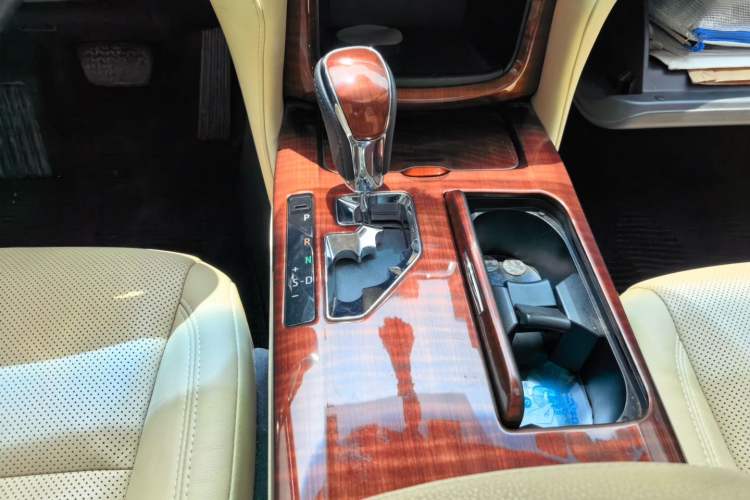 Used Toyota Crown 2015 2.0T Fashion Edition Gear Lever
