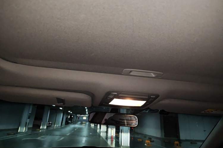 Used Toyota Crown 2015 2.0T Fashion Edition Headliner