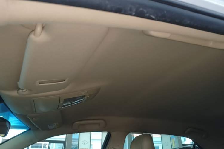Used Toyota Crown 2015 2.0T Pioneer Edition Headliner