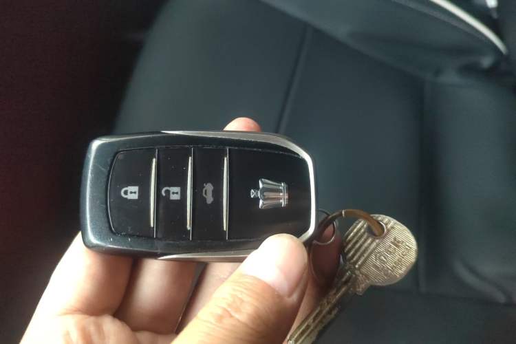 Used Toyota Crown 2015 2.0T Fashion Edition Interior 1