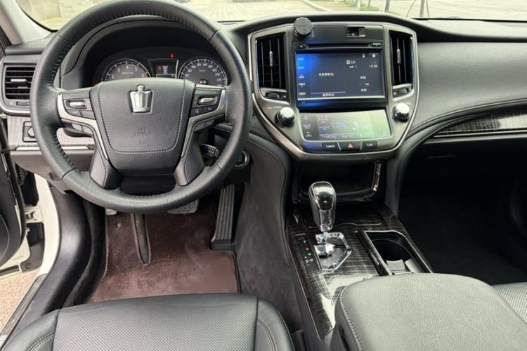 Used Toyota Crown 2015 2.0T Fashion Edition Interior 2