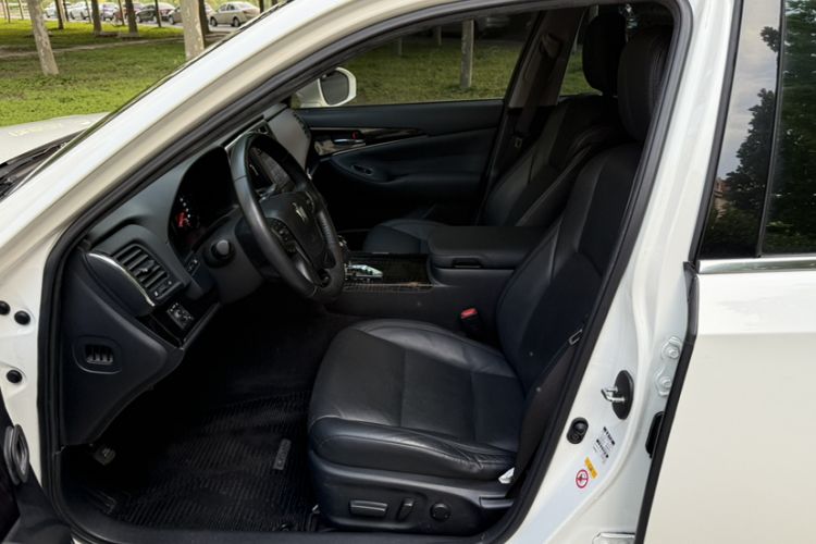 Used Toyota Crown 2015 2.0T Fashion Edition Interior 2