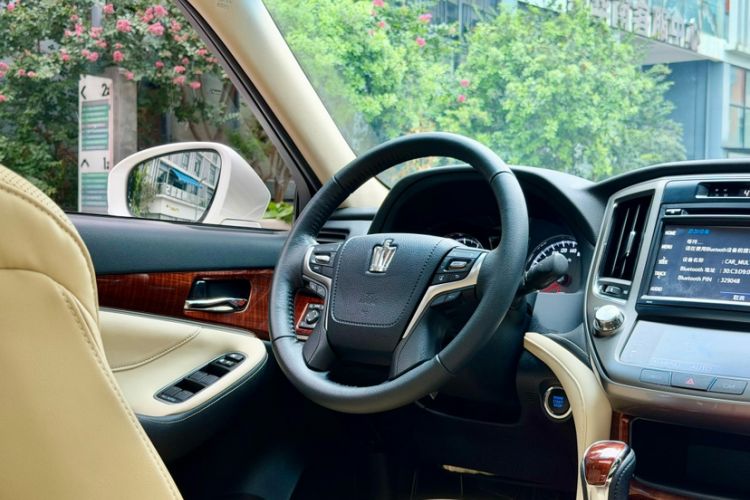 Used Toyota Crown 2015 2.0T Fashion Edition Interior 3