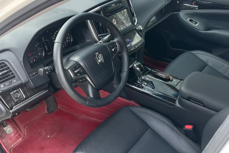 Used Toyota Crown 2015 2.5L Smart Edition Interior 4