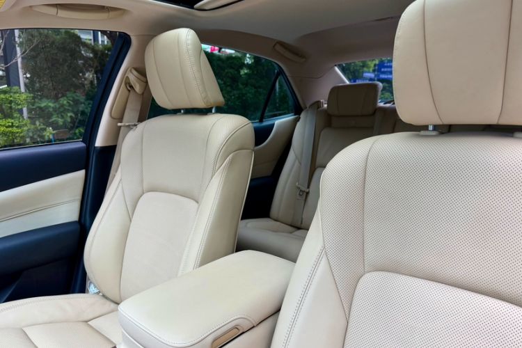 Used Toyota Crown 2015 2.0T Fashion Edition Interior 7