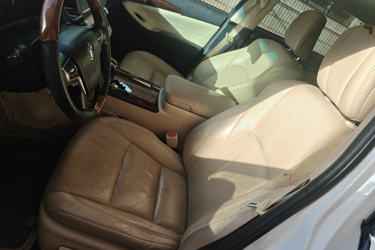Used Toyota Crown 2015 2.5L Fashion Limited Edition Left Front Seat