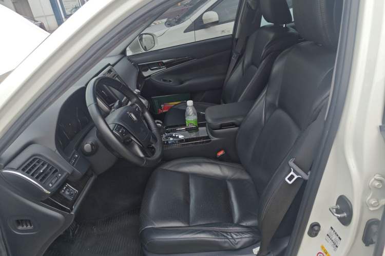 Used Toyota Crown 2015 2.0T Fashion Edition Left Front Seat
